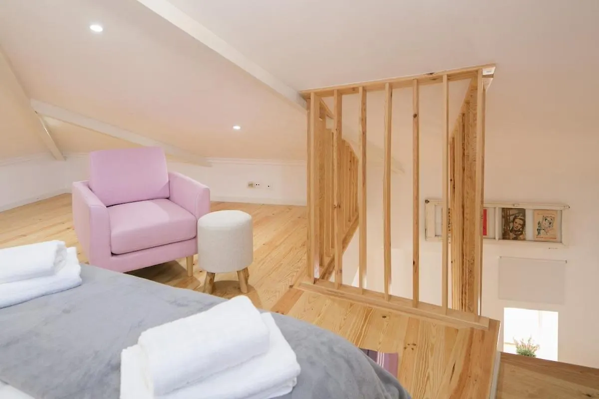 City Center Duplex - Subway Nearby Lisbon 0*,