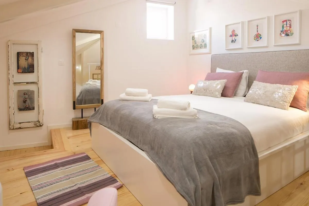 City Center Duplex - Subway Nearby Lisbon Portugal