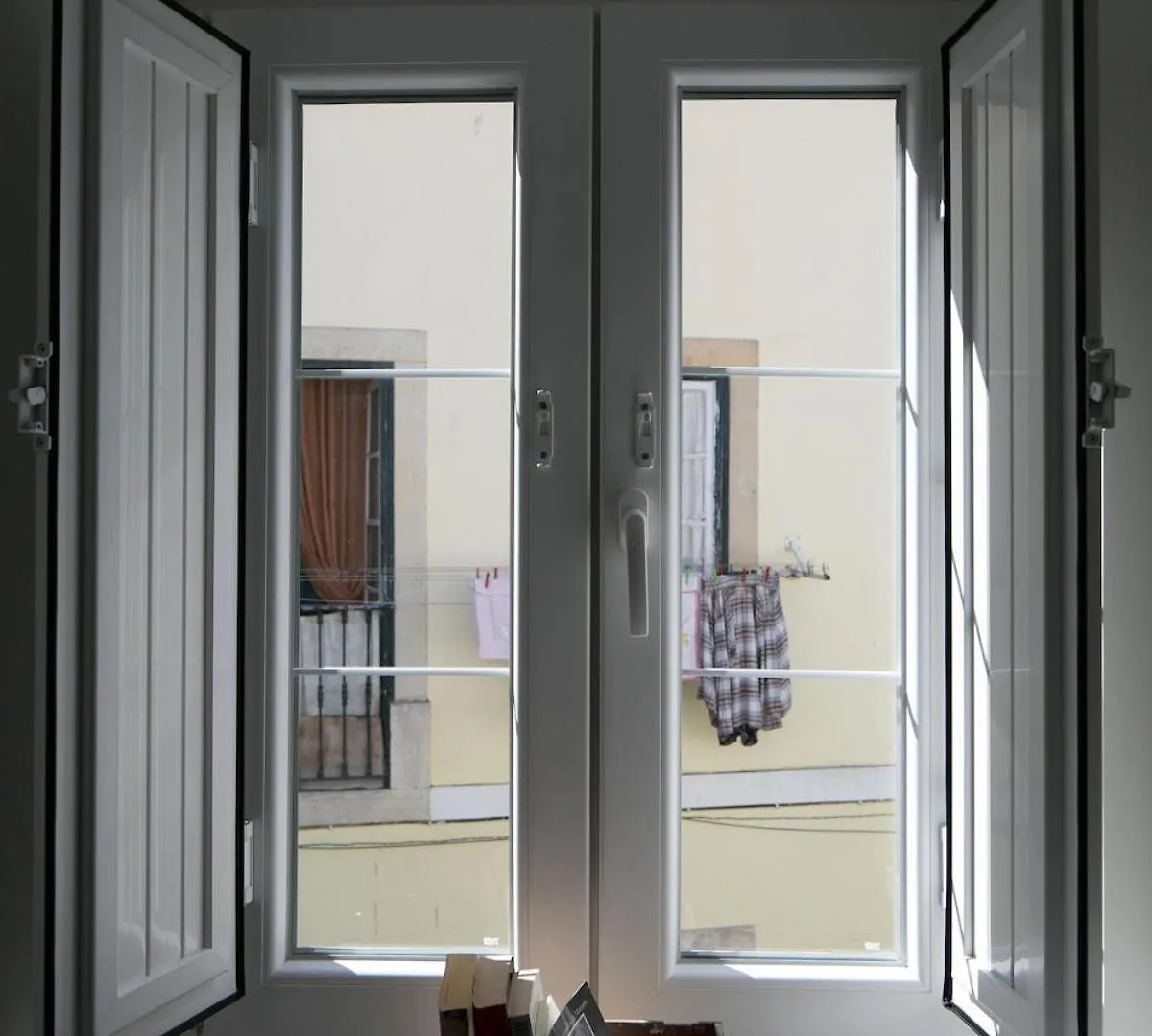 City Center Duplex - Subway Nearby Lisbon Apartment